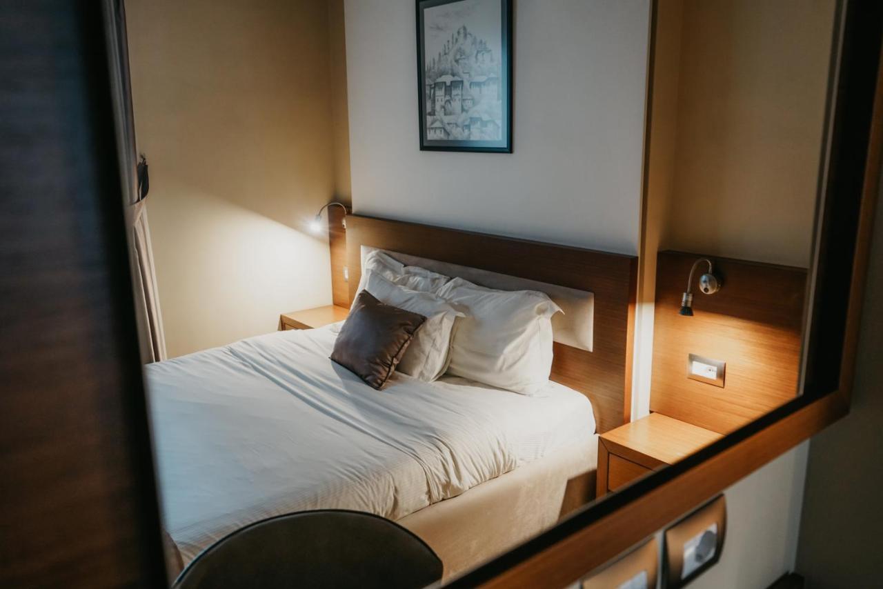 Center Hotel Gjirokastër Eksteriør billede
