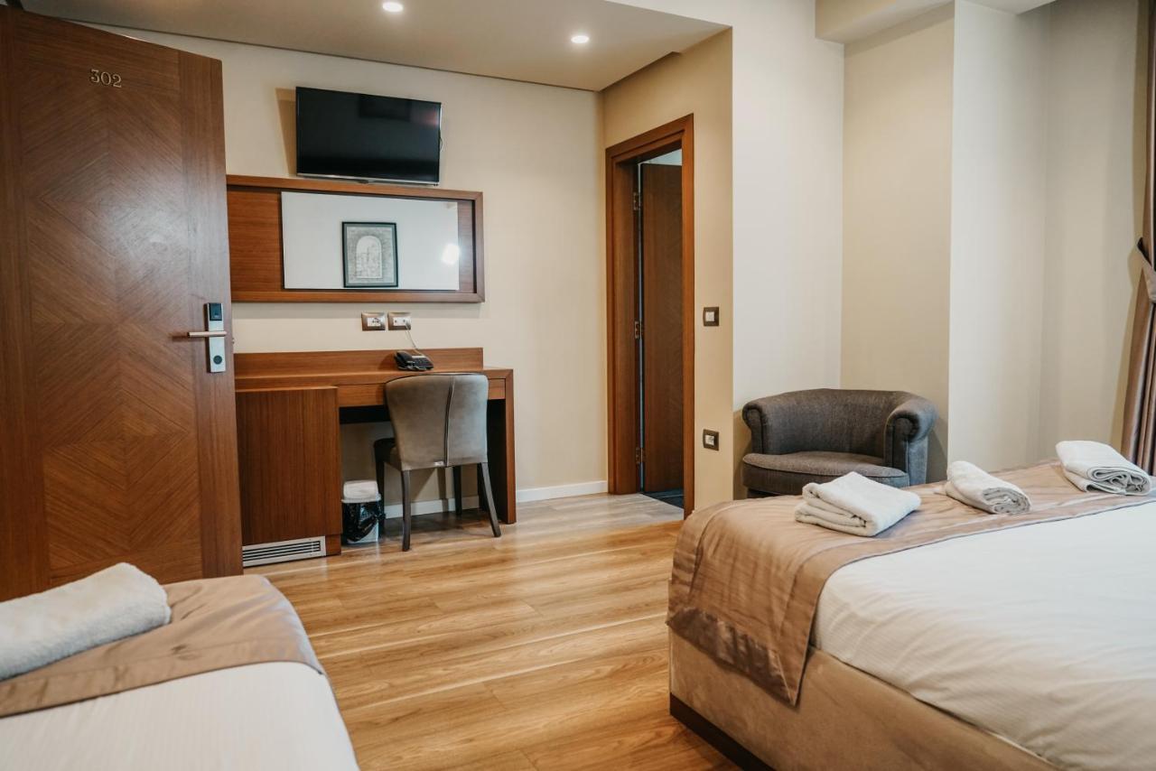 Center Hotel Gjirokastër Eksteriør billede