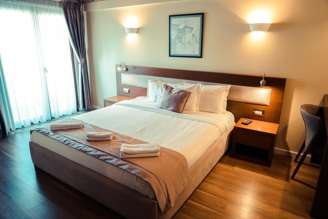 Center Hotel Gjirokastër Eksteriør billede