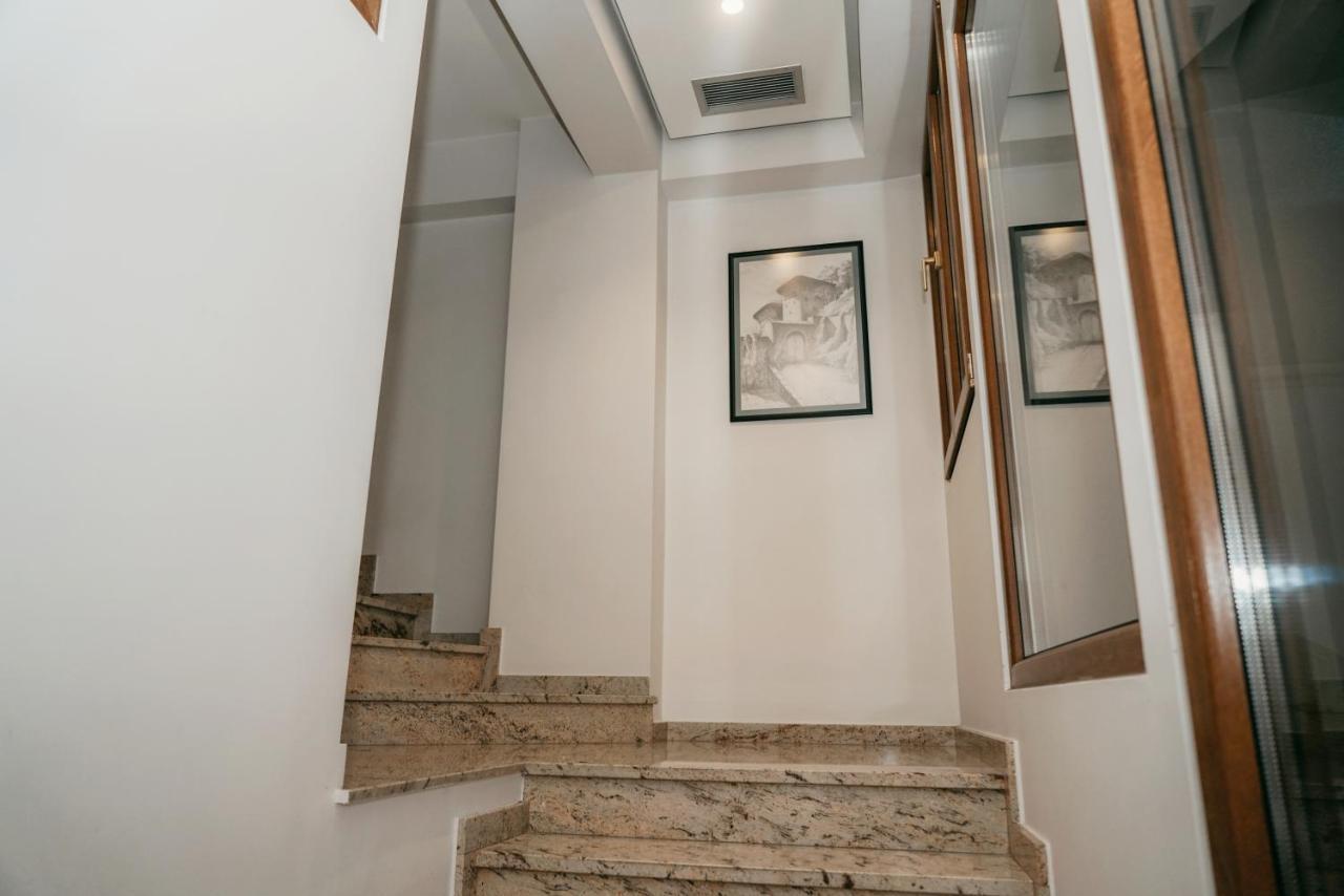 Center Hotel Gjirokastër Eksteriør billede