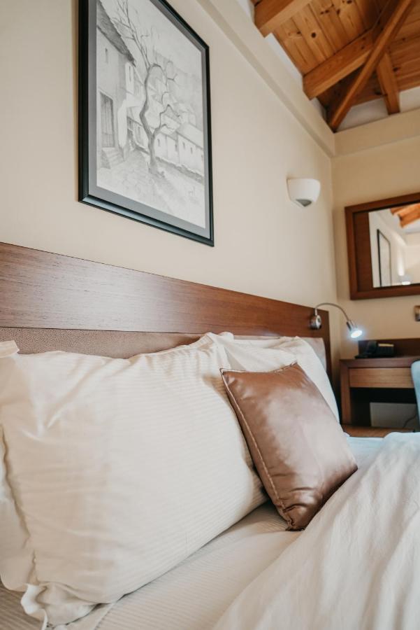 Center Hotel Gjirokastër Eksteriør billede