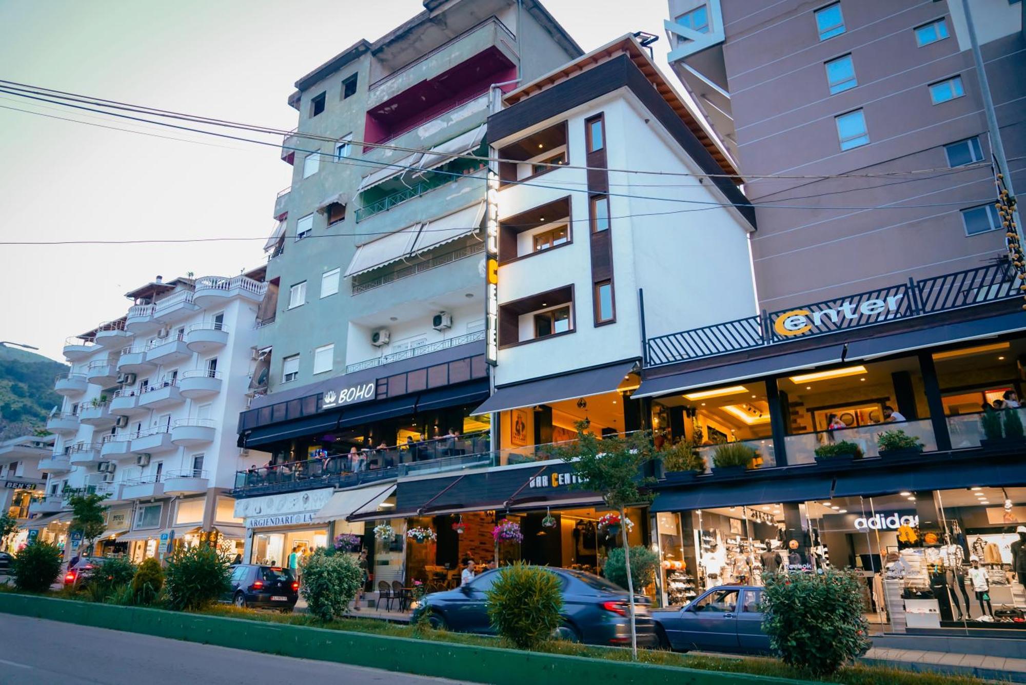 Center Hotel Gjirokastër Eksteriør billede